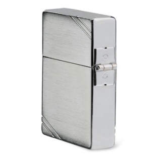 Zippo replica 1935 with slashes inclusief graveren